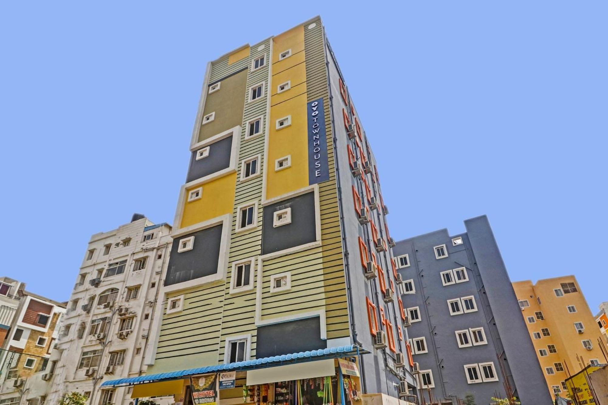 Super Townhouse Hitech City Madhapur Екстериор снимка